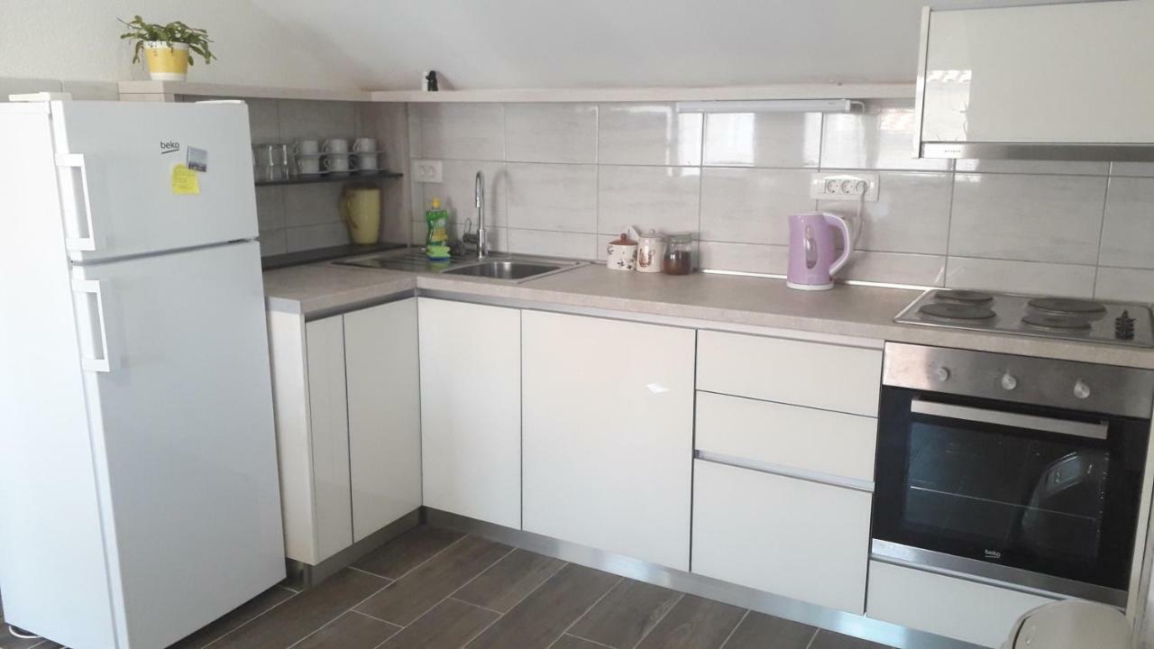 Apartmani Zilic Dugi Rat Exterior foto