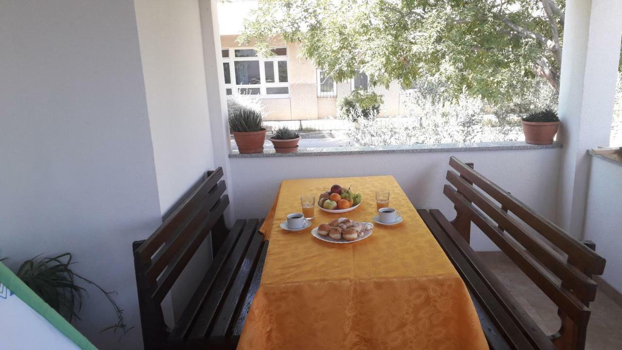 Apartmani Zilic Dugi Rat Exterior foto